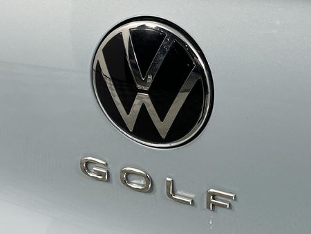 2025-Volkswagen-Golf-14-TSI-Life-Auto-110kw_8