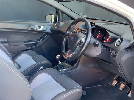 2013-Ford-Fiesta-ST-16-EcoBoost-GDTi_13