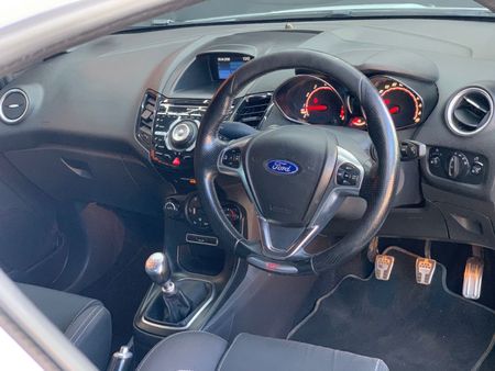 2013-Ford-Fiesta-ST-16-EcoBoost-GDTi_15