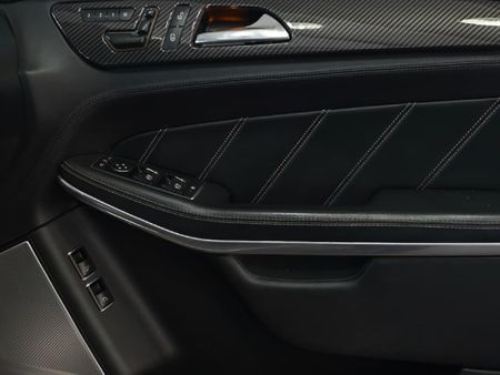 2016-Mercedes-AMG-GL-63-AMG_15