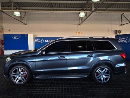 2016-Mercedes-AMG-GL-63-AMG_6