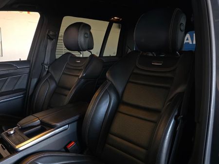 2016-Mercedes-AMG-GL-63-AMG_8