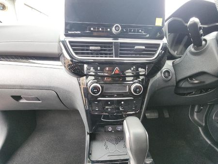 2026-Mahindra-XUV-3XO-12T-AX7L_19
