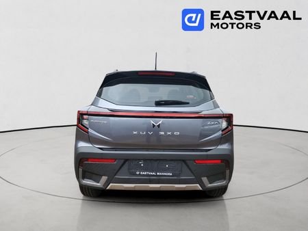2026-Mahindra-XUV-3XO-12T-AX7L_5