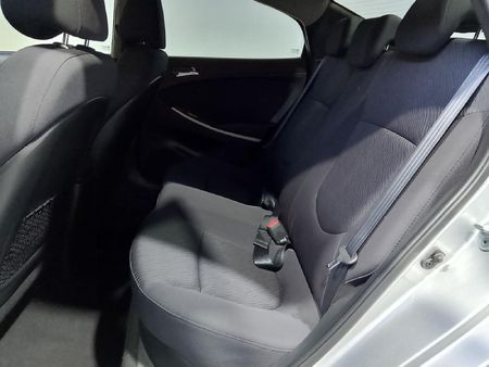 2013-Hyundai-Accent-16-GLS-Fluid_11