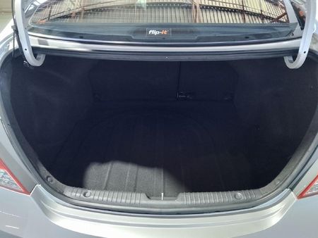 2013-Hyundai-Accent-16-GLS-Fluid_12