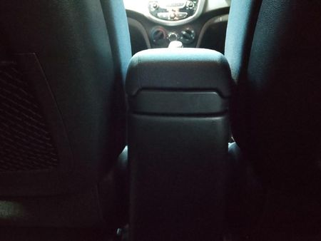 2013-Hyundai-Accent-16-GLS-Fluid_15