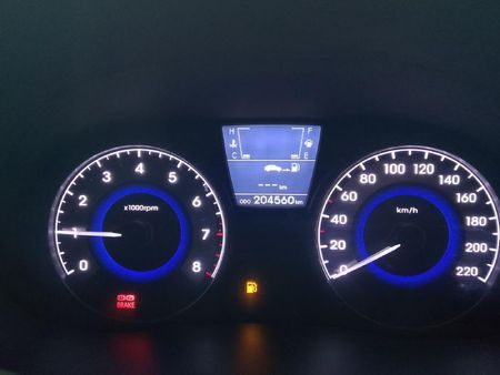 2013-Hyundai-Accent-16-GLS-Fluid_17