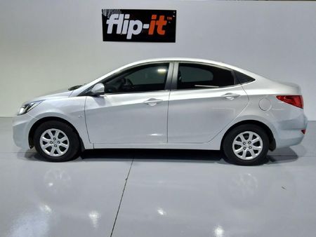 2013-Hyundai-Accent-16-GLS-Fluid_4
