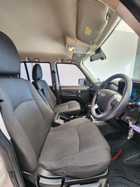 2022-Mahindra-Pik-Up-22-mHawk-S11-Auto-Double-Cab_8