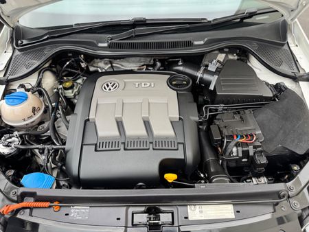 2013-Volkswagen-Polo-12-TDI-Bluemotion-5-dr_16