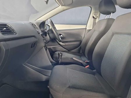 2020-Volkswagen-Polo-Vivo-14-Comfortline-5-dr_10