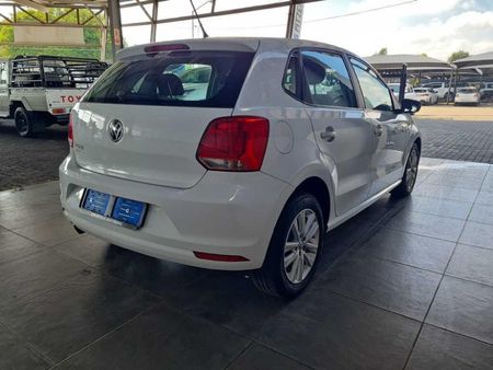 2020-Volkswagen-Polo-Vivo-14-Comfortline-5-dr_8