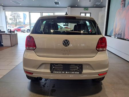 2026-Volkswagen-Polo-Vivo-14-Life_3