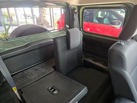 2020-Suzuki-Jimny-15-GLX-Auto_11