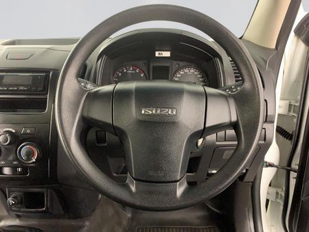 2023-Isuzu-D-Max-250C-Fleetside-Single-Cab_22