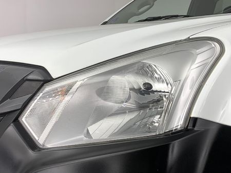 2023-Isuzu-D-Max-250C-Fleetside-Single-Cab_8