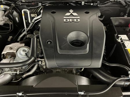 2021-Mitsubishi-Pajero-Sport-24D-4x4-Exceed-Auto_12