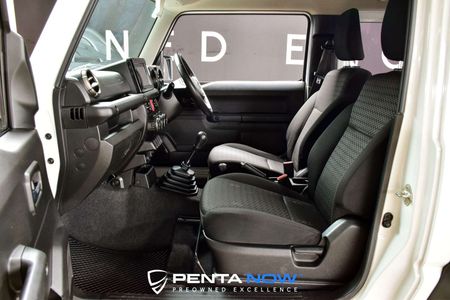2023-Suzuki-Jimny-15-GLX_11
