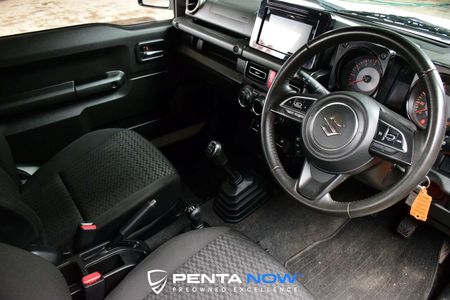 2023-Suzuki-Jimny-15-GLX_12