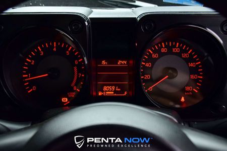 2023-Suzuki-Jimny-15-GLX_13