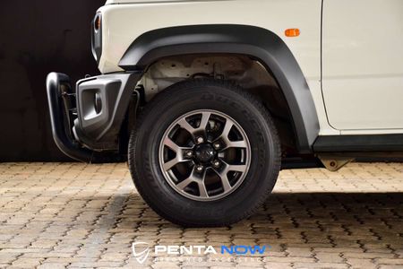 2023-Suzuki-Jimny-15-GLX_14