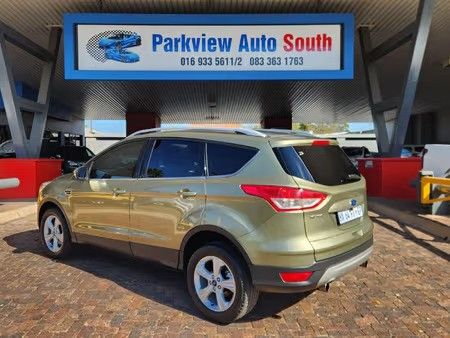 2015-Ford-Kuga-15-EcoBoost-Ambiente_4