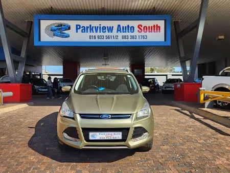 2015-Ford-Kuga-15-EcoBoost-Ambiente_5