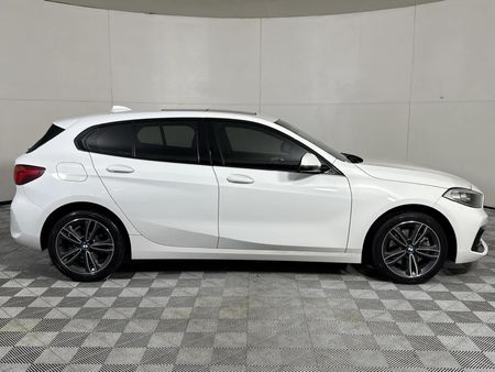 2021-BMW-1-Series-118i_17