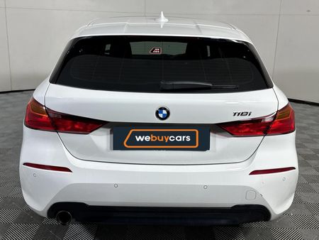 2021-BMW-1-Series-118i_18