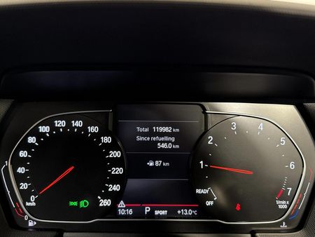 2021-BMW-1-Series-118i_2