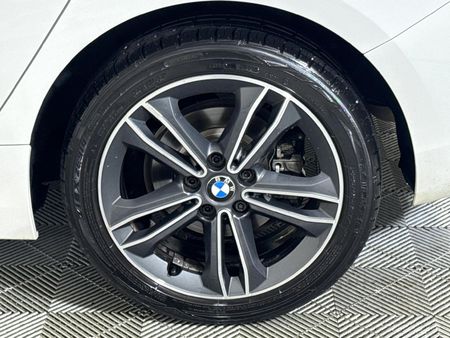 2021-BMW-1-Series-118i_6