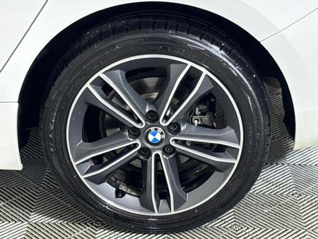 2021-BMW-1-Series-118i_7
