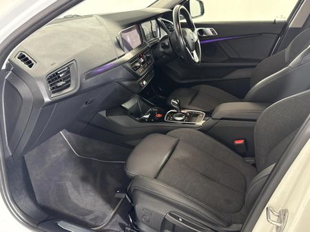 2021-BMW-1-Series-118i_8