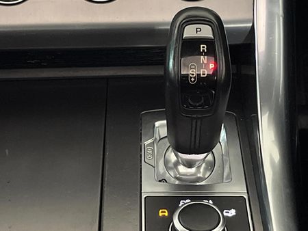 2017-Land-Rover-Range-Rover-Sport-30-SDV6-SE_10