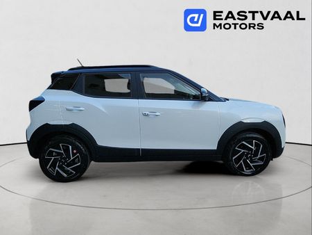 2026-Mahindra-XUV-3XO-12T-AX7L_7