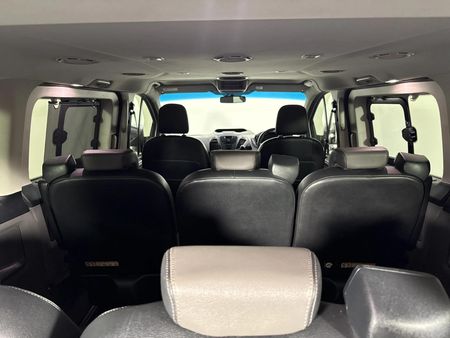 2021-Ford-Tourneo-Custom-LTD-22-TDCi-SWB-114kW_13