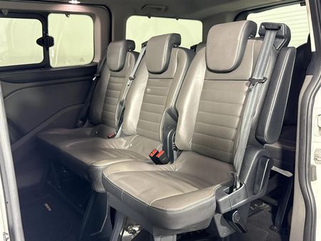 2021-Ford-Tourneo-Custom-LTD-22-TDCi-SWB-114kW_3