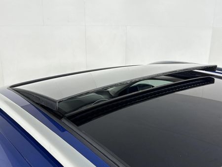 2022-Volkswagen-T-Roc-20-TSI-Design-4Mot-Auto_10