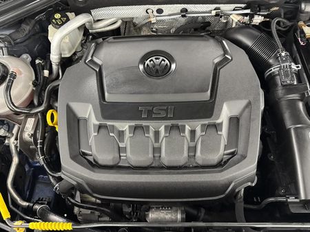 2022-Volkswagen-T-Roc-20-TSI-Design-4Mot-Auto_11