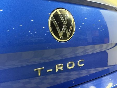 2022-Volkswagen-T-Roc-20-TSI-Design-4Mot-Auto_8
