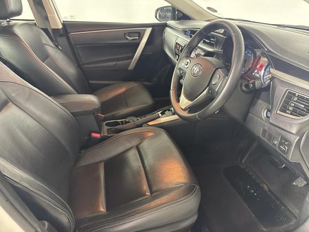 2015-Toyota-Corolla-18-High-Auto_9