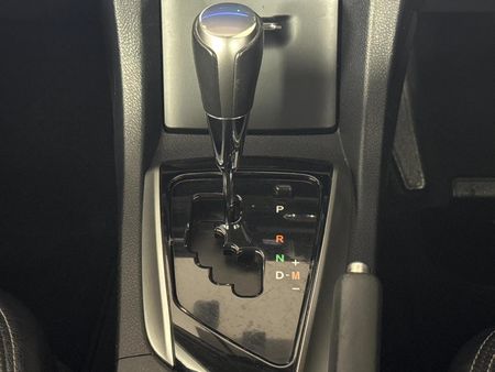 2015-Toyota-Corolla-18-High-Auto_10