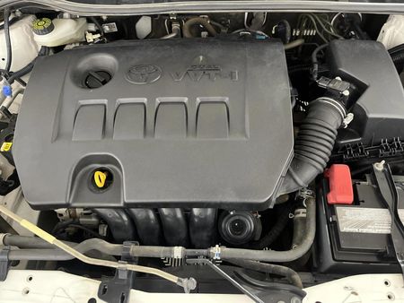 2015-Toyota-Corolla-18-High-Auto_12