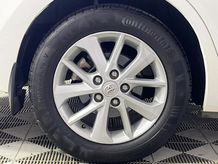 2015-Toyota-Corolla-18-High-Auto_7