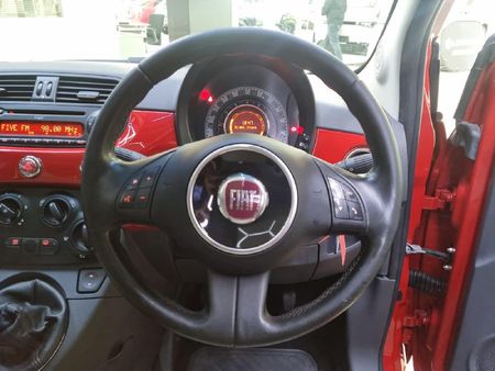2014-Fiat-500-14-Lounge_11