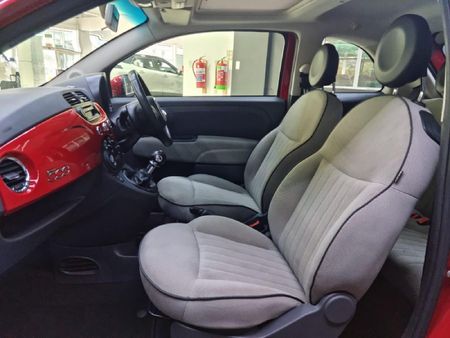 2014-Fiat-500-14-Lounge_15