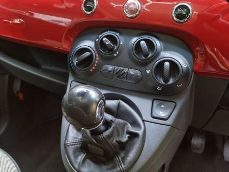 2014-Fiat-500-14-Lounge_16