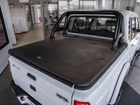 2023-Mahindra-Pik-Up-22-mHawk-S10-Double-Cab_13