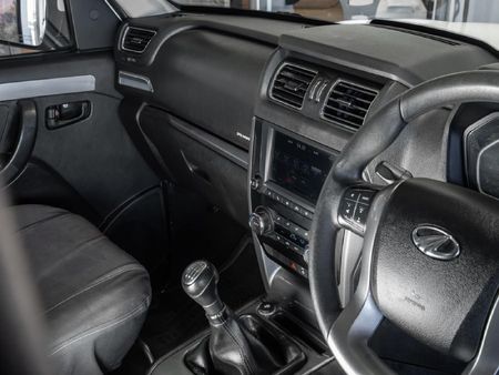 2023-Mahindra-Pik-Up-22-mHawk-S10-Double-Cab_20